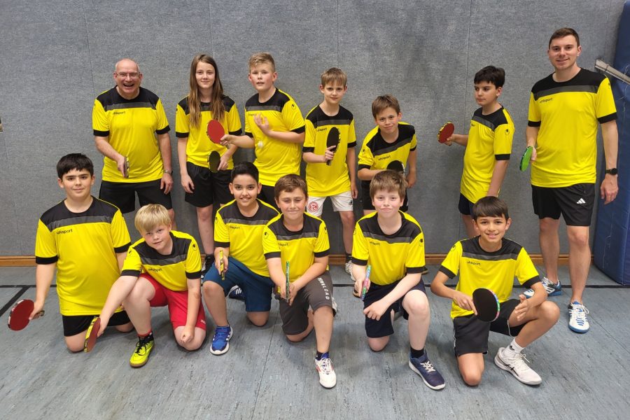 jugend-2025 Spieler und Ihre beiden Trainer